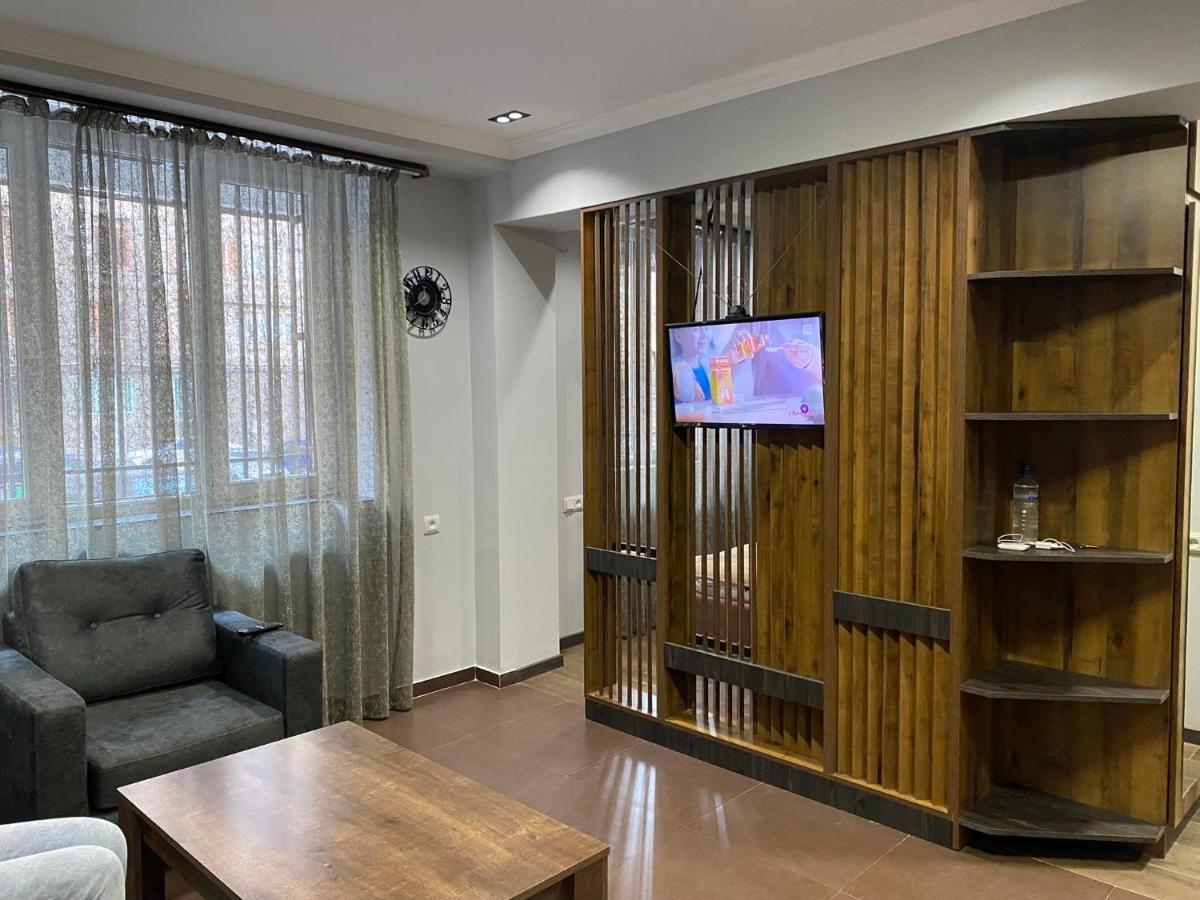 One Central Apartment Erivan Exterior foto